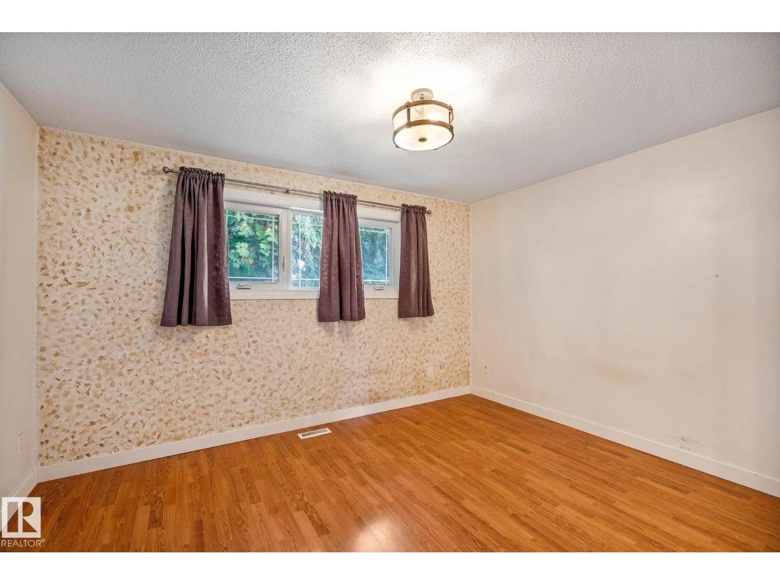 52 BELLEVILLE AV NW