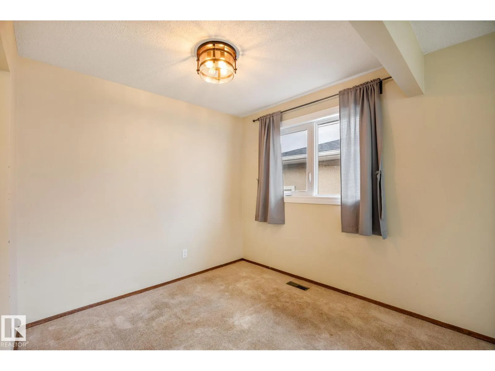 52 BELLEVILLE AV NW