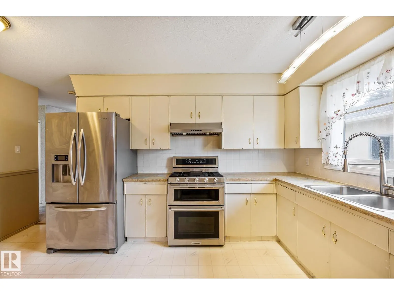 52 BELLEVILLE AV NW