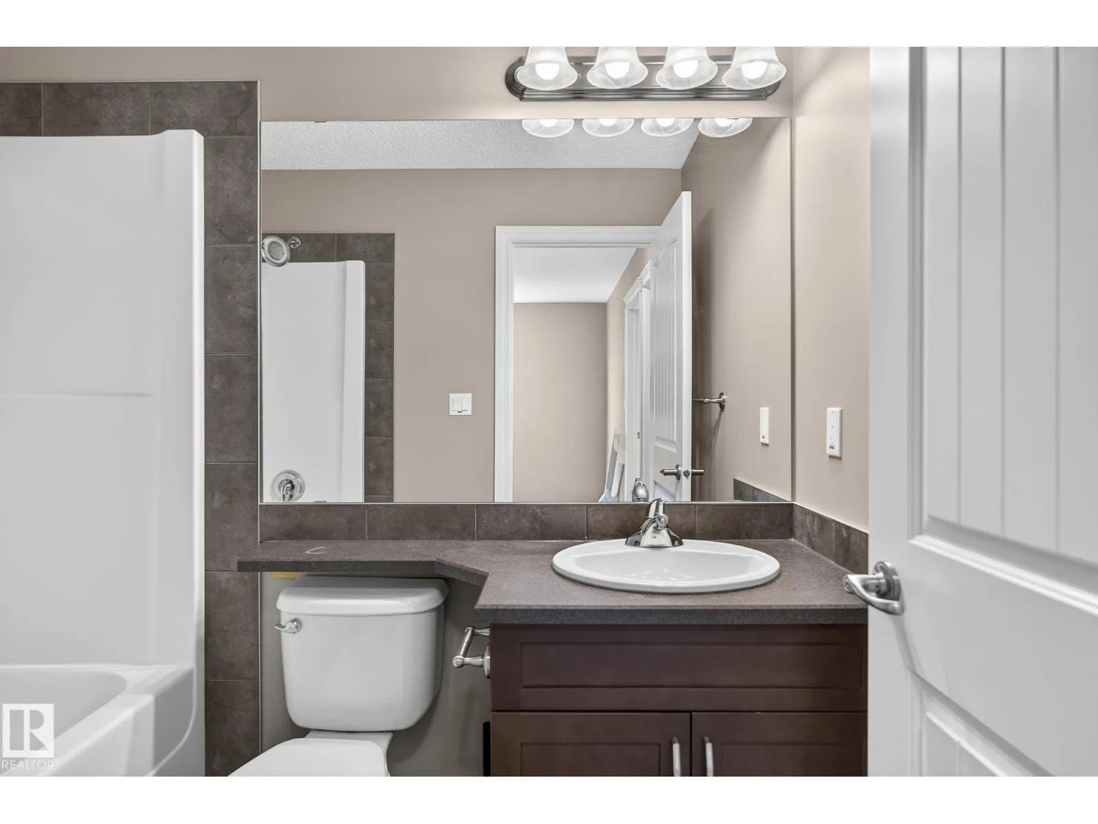 1107 177 ST SW