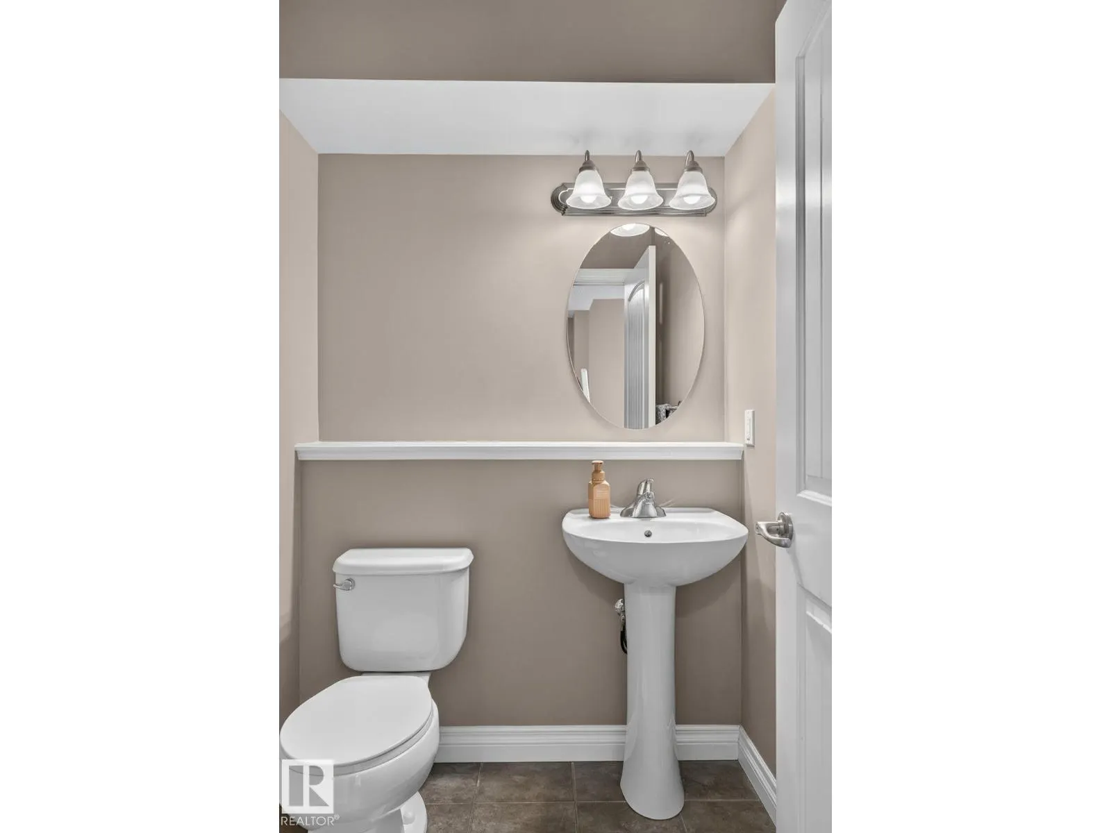 1107 177 ST SW