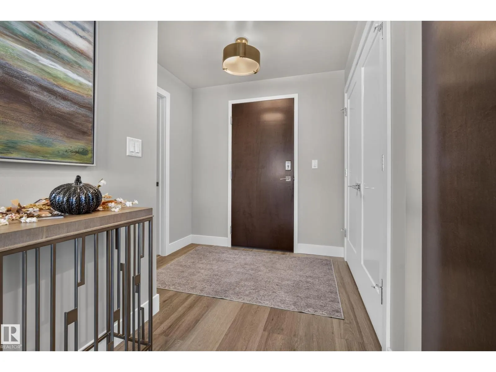 #732 200 BELLEROSE DR