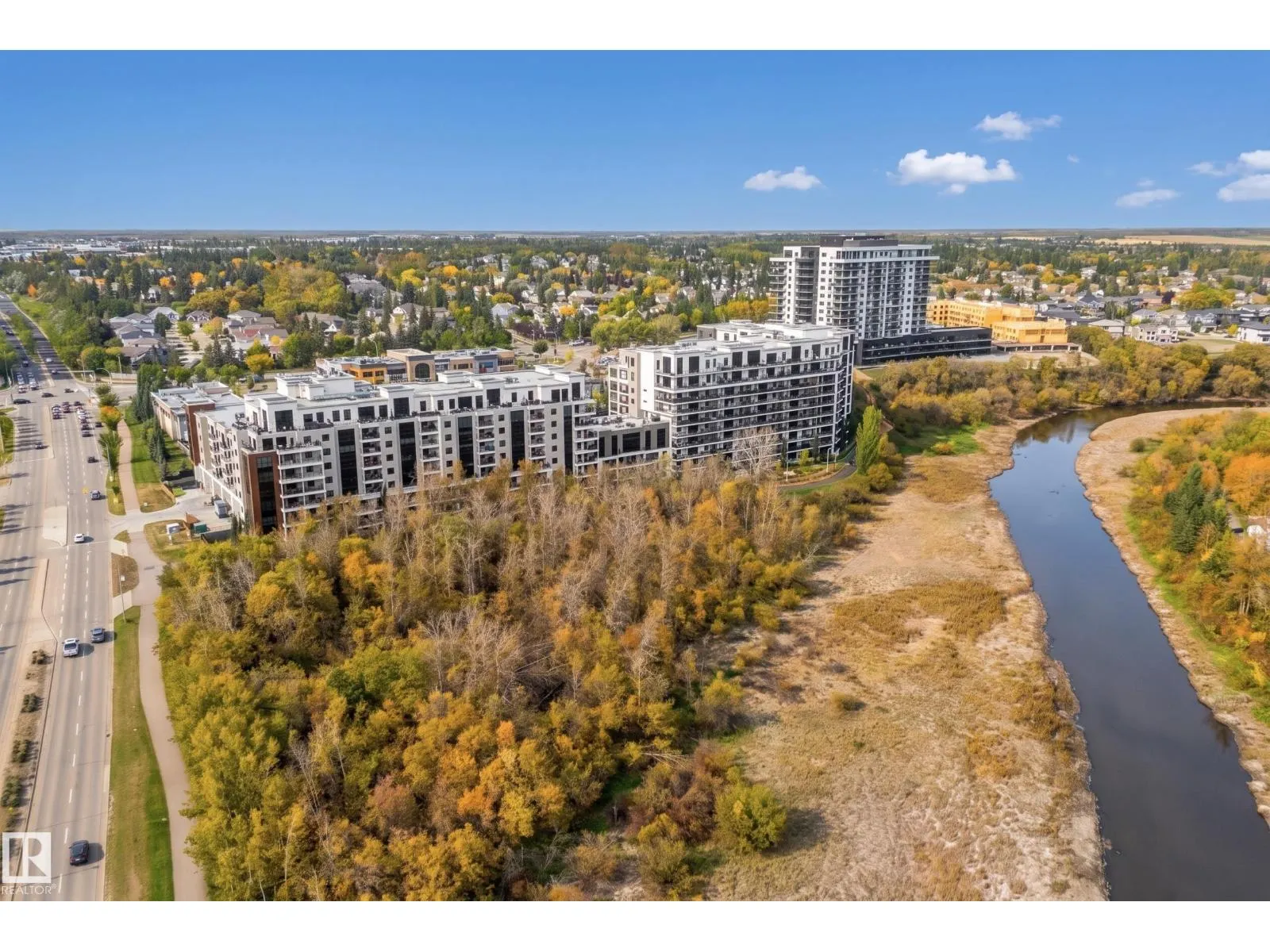 #732 200 BELLEROSE DR