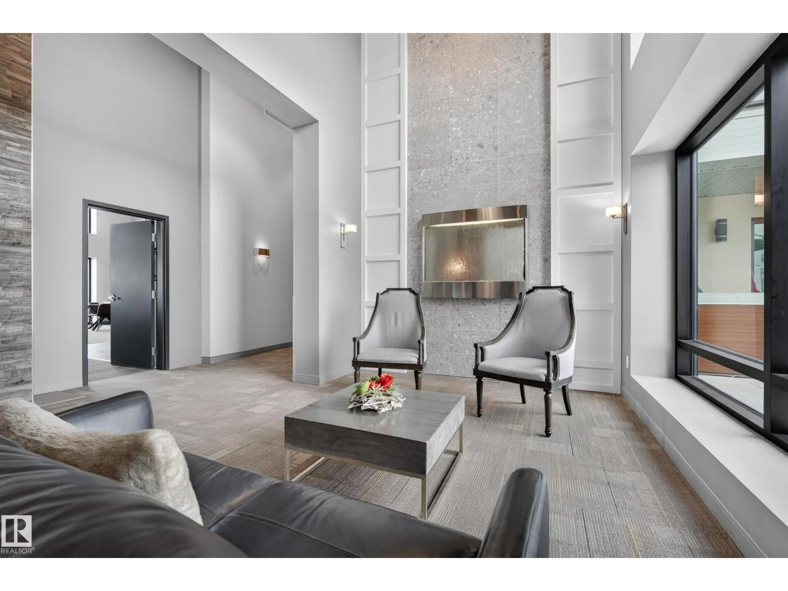 #732 200 BELLEROSE DR