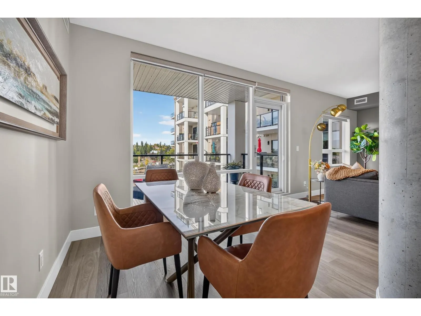#732 200 BELLEROSE DR