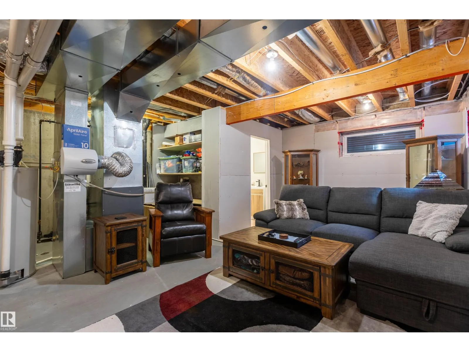 38 RED TAIL WY