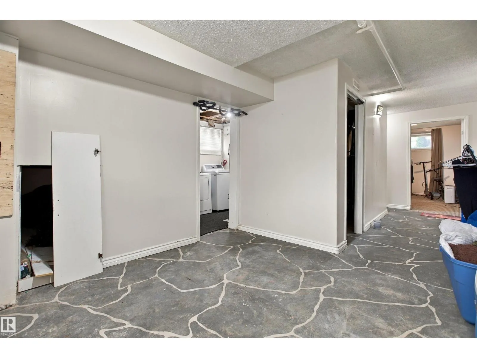 12707 73 ST NW