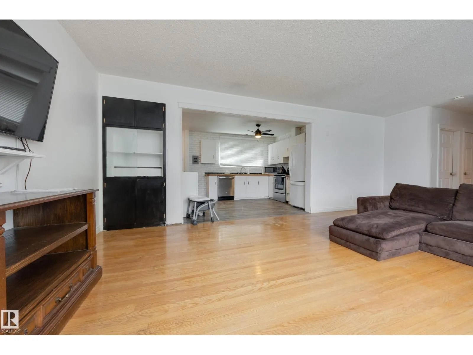 103 ACACIA CO