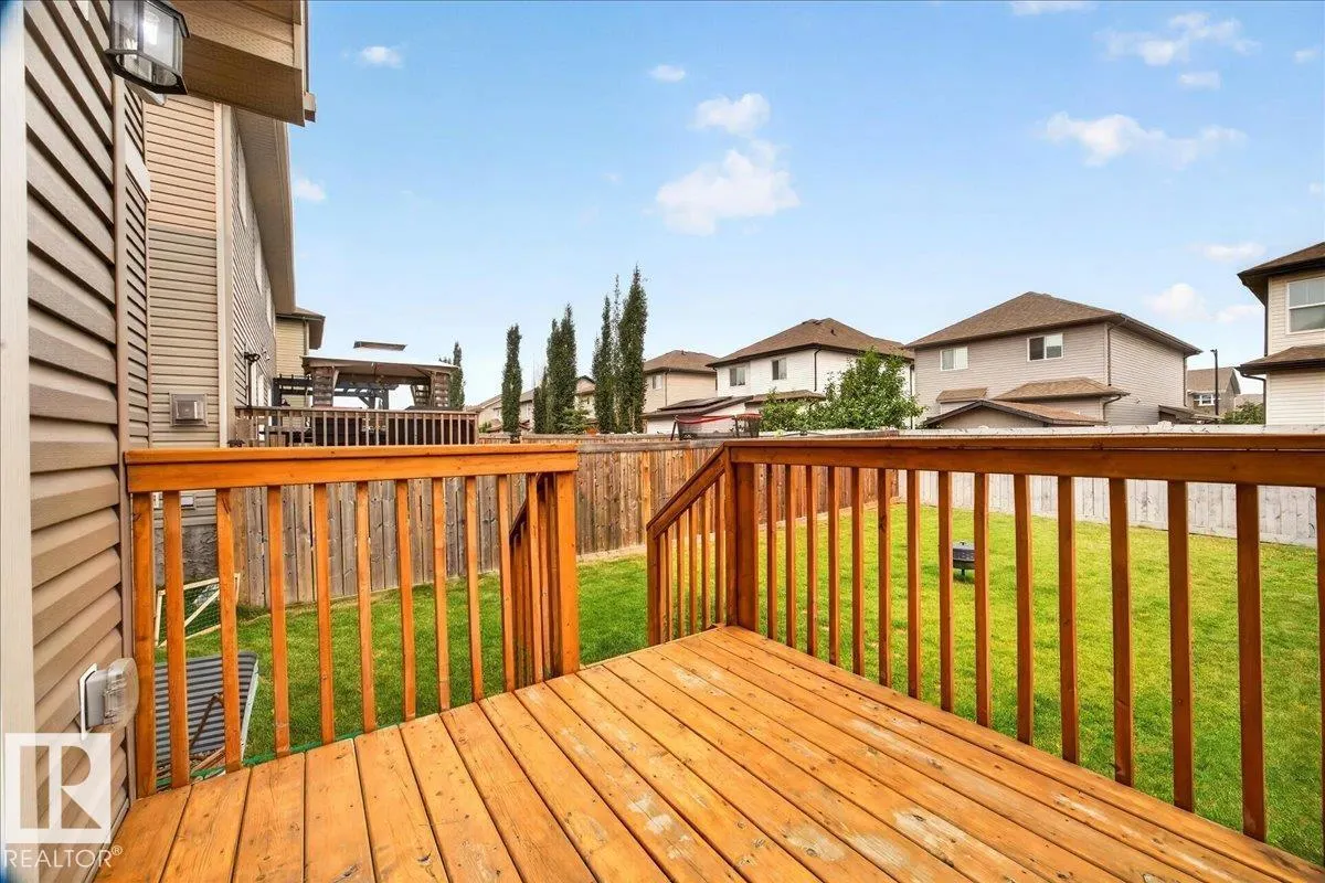 100 MEADOWLAND CR