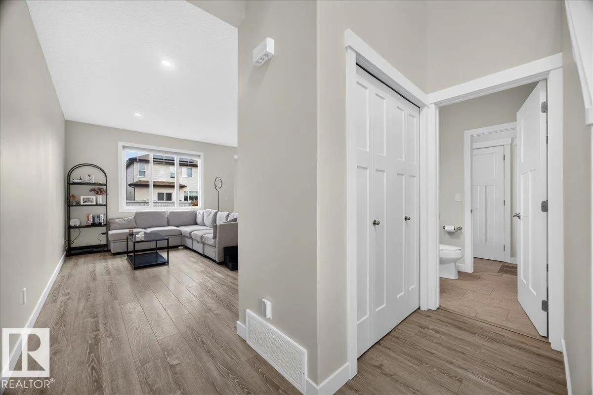 100 MEADOWLAND CR