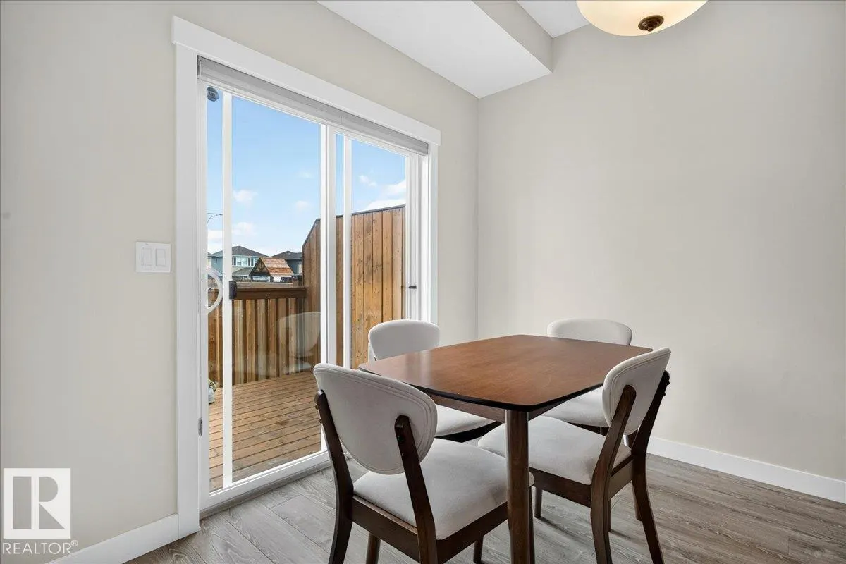 100 MEADOWLAND CR