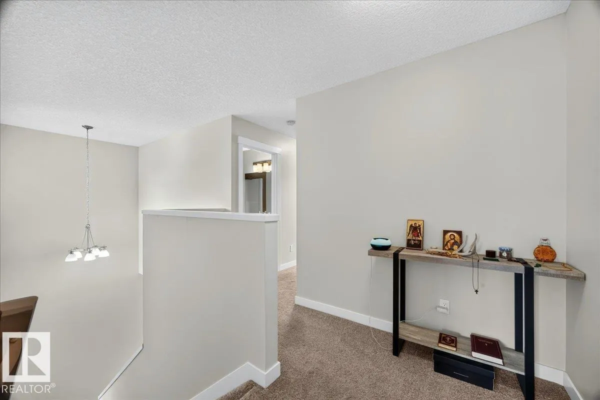 100 MEADOWLAND CR