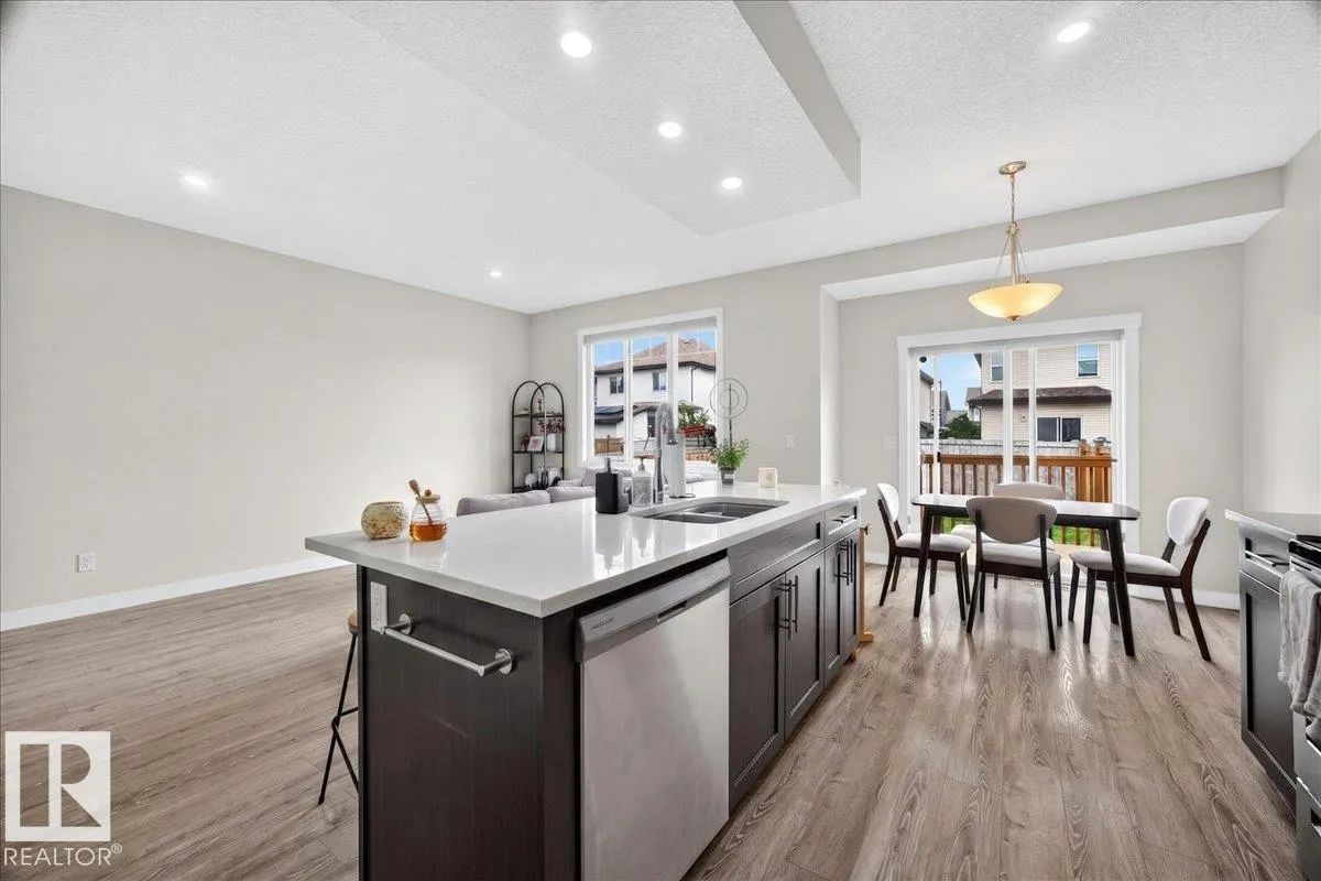 100 MEADOWLAND CR