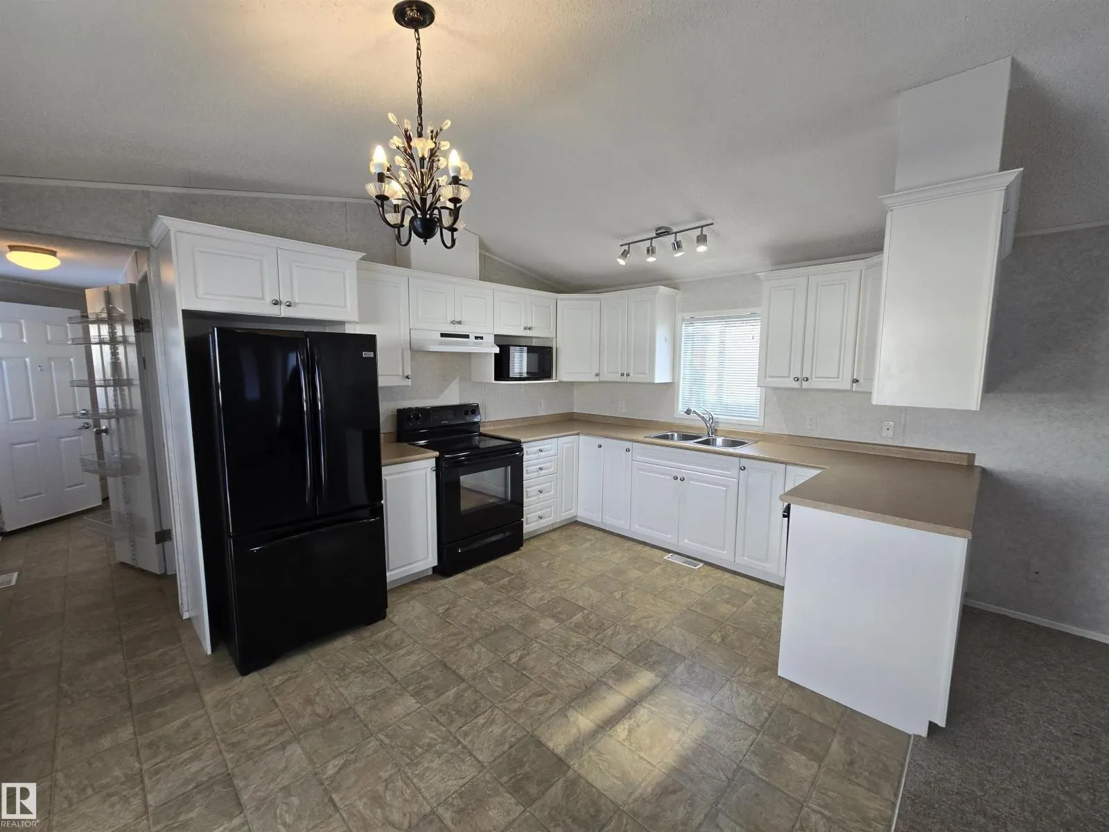 1133 Aspen DR