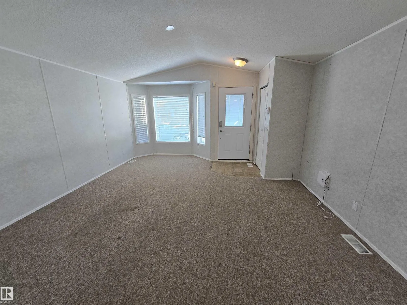 1133 Aspen DR