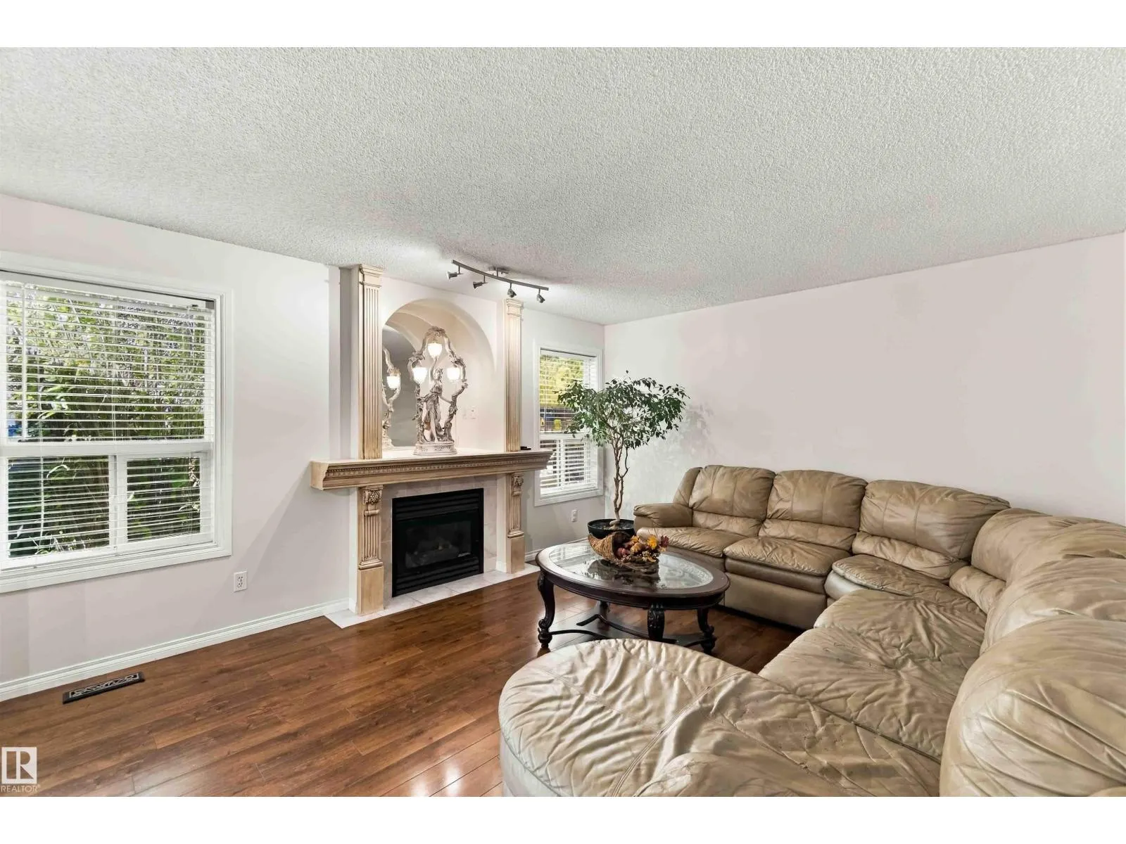 50 WESTWOOD WY