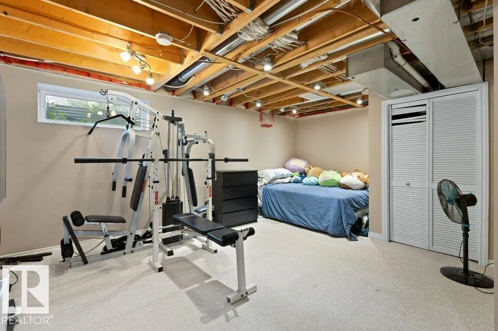 #33 200 ERIN RIDGE DR