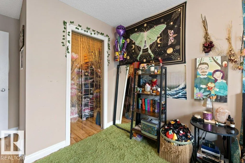 #33 200 ERIN RIDGE DR