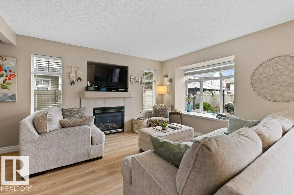 #33 200 ERIN RIDGE DR