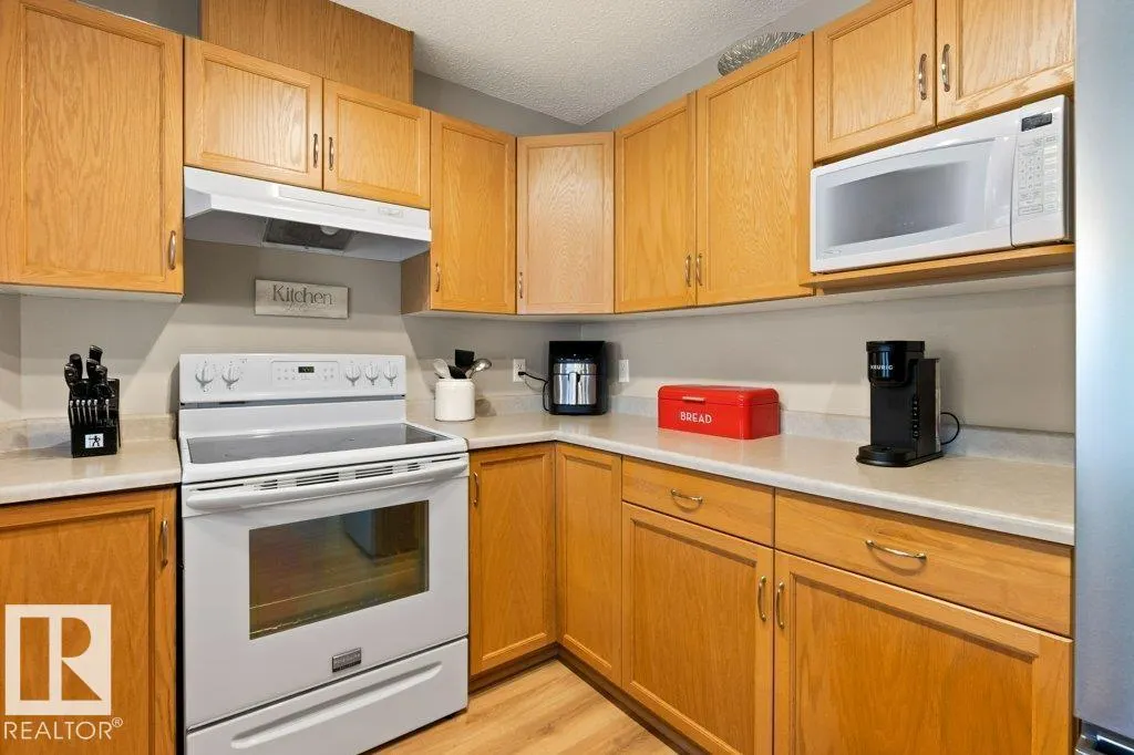#33 200 ERIN RIDGE DR