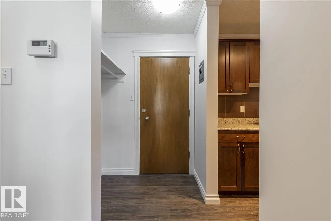 #102 10633 81 AV NW
