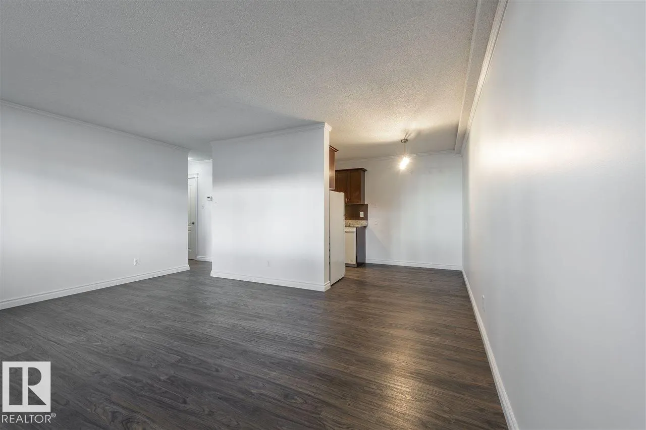 #102 10633 81 AV NW