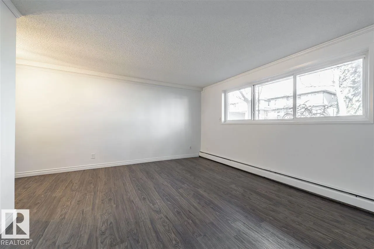 #102 10633 81 AV NW