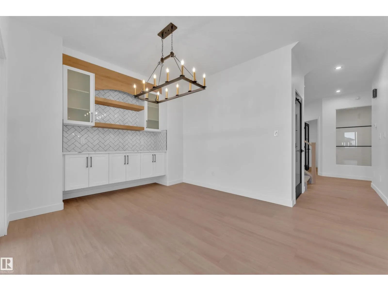21 AXELWOOD CR