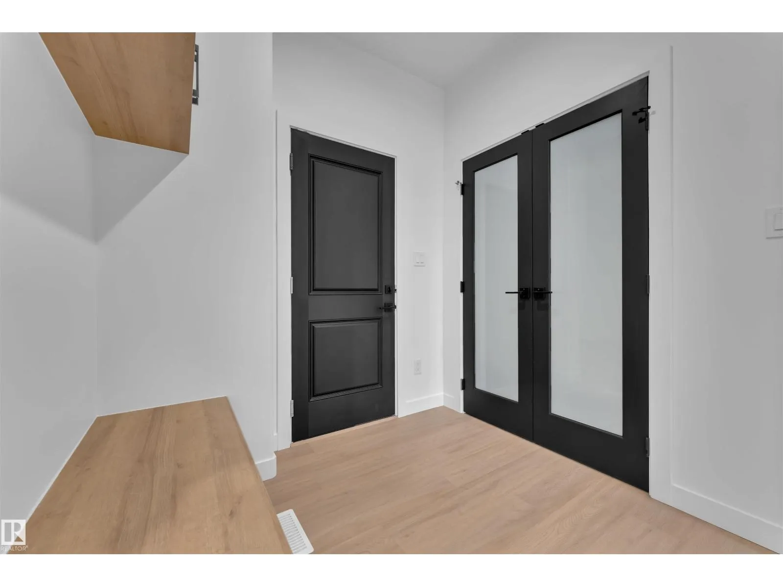 21 AXELWOOD CR