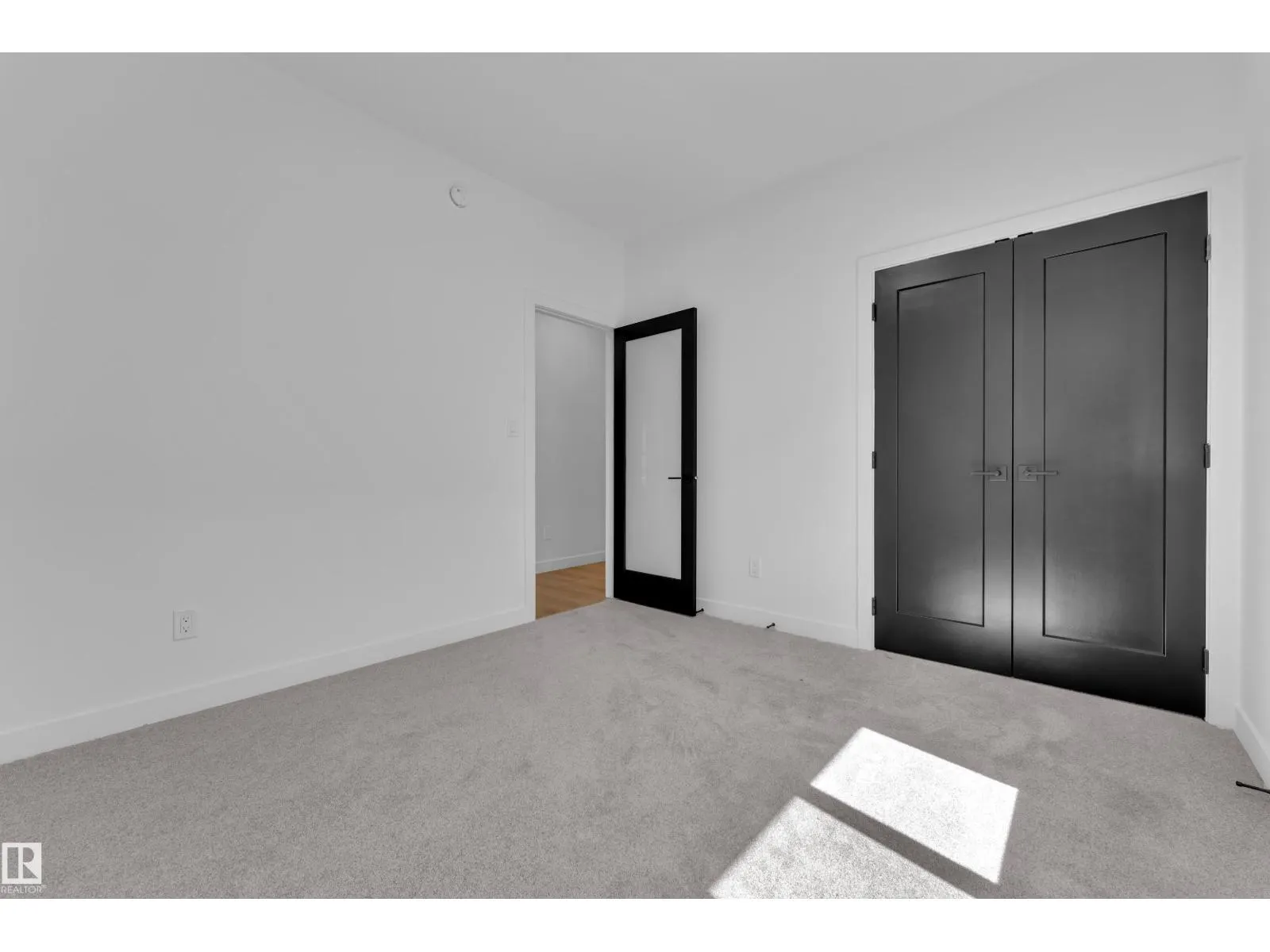 8 ELDRIDGE PT