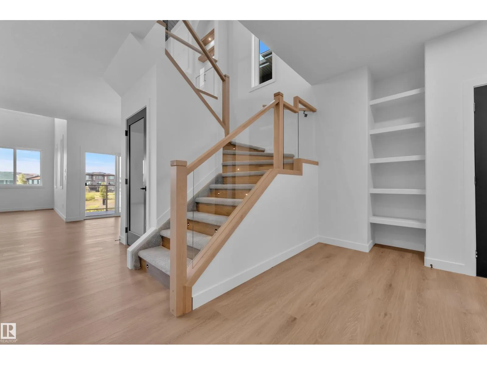 8 ELDRIDGE PT