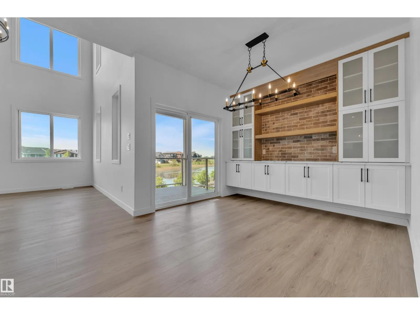 8 ELDRIDGE PT