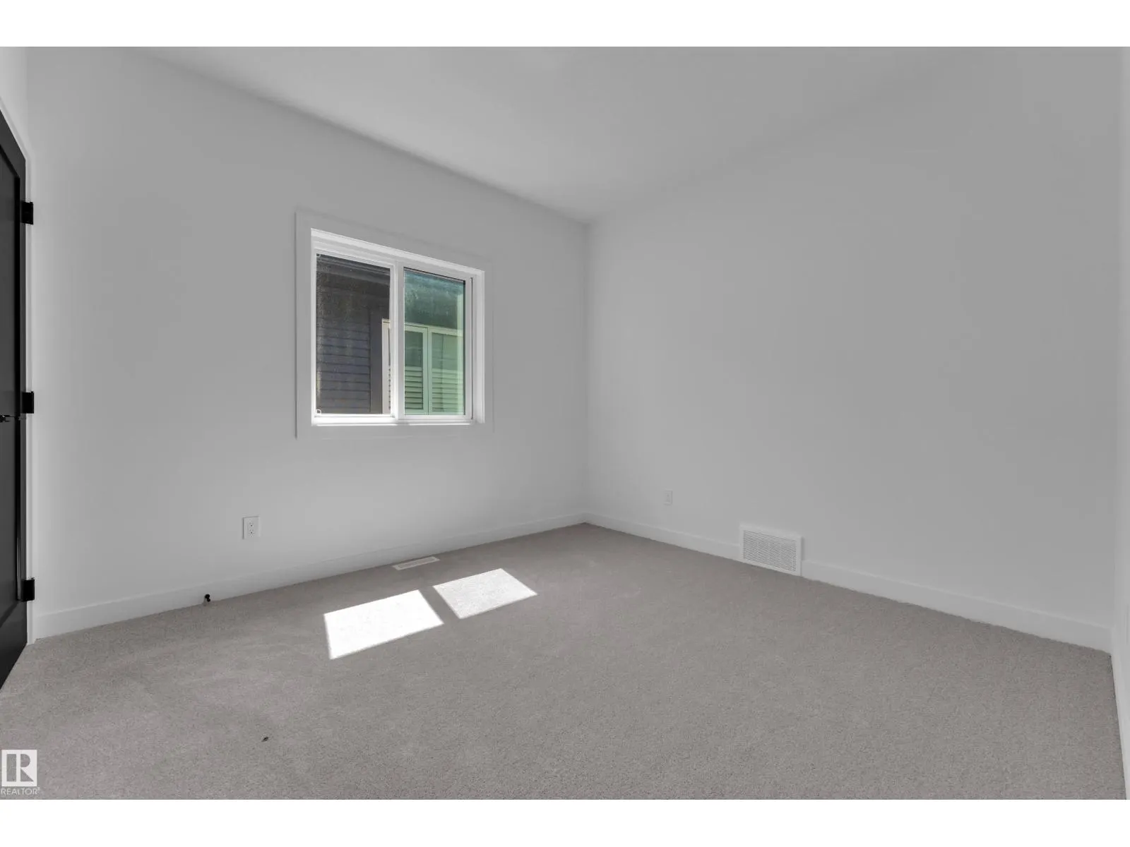 8 ELDRIDGE PT