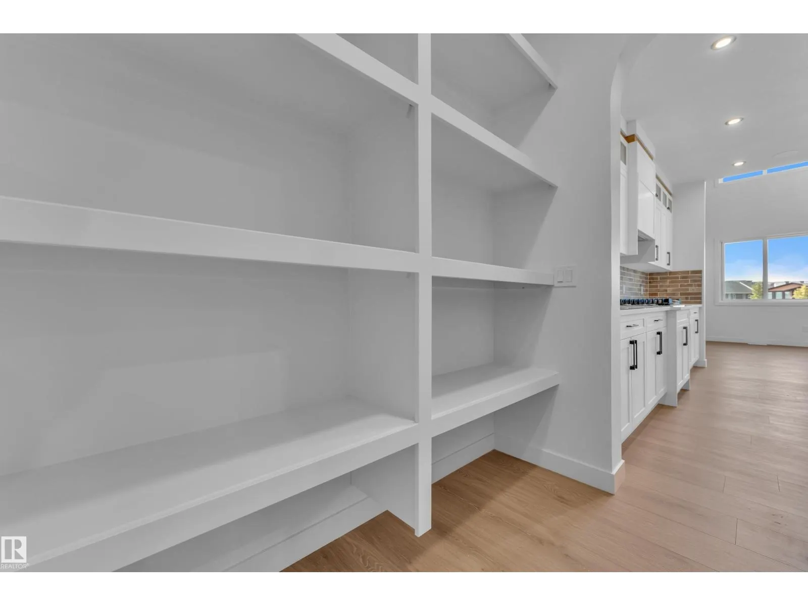 8 ELDRIDGE PT