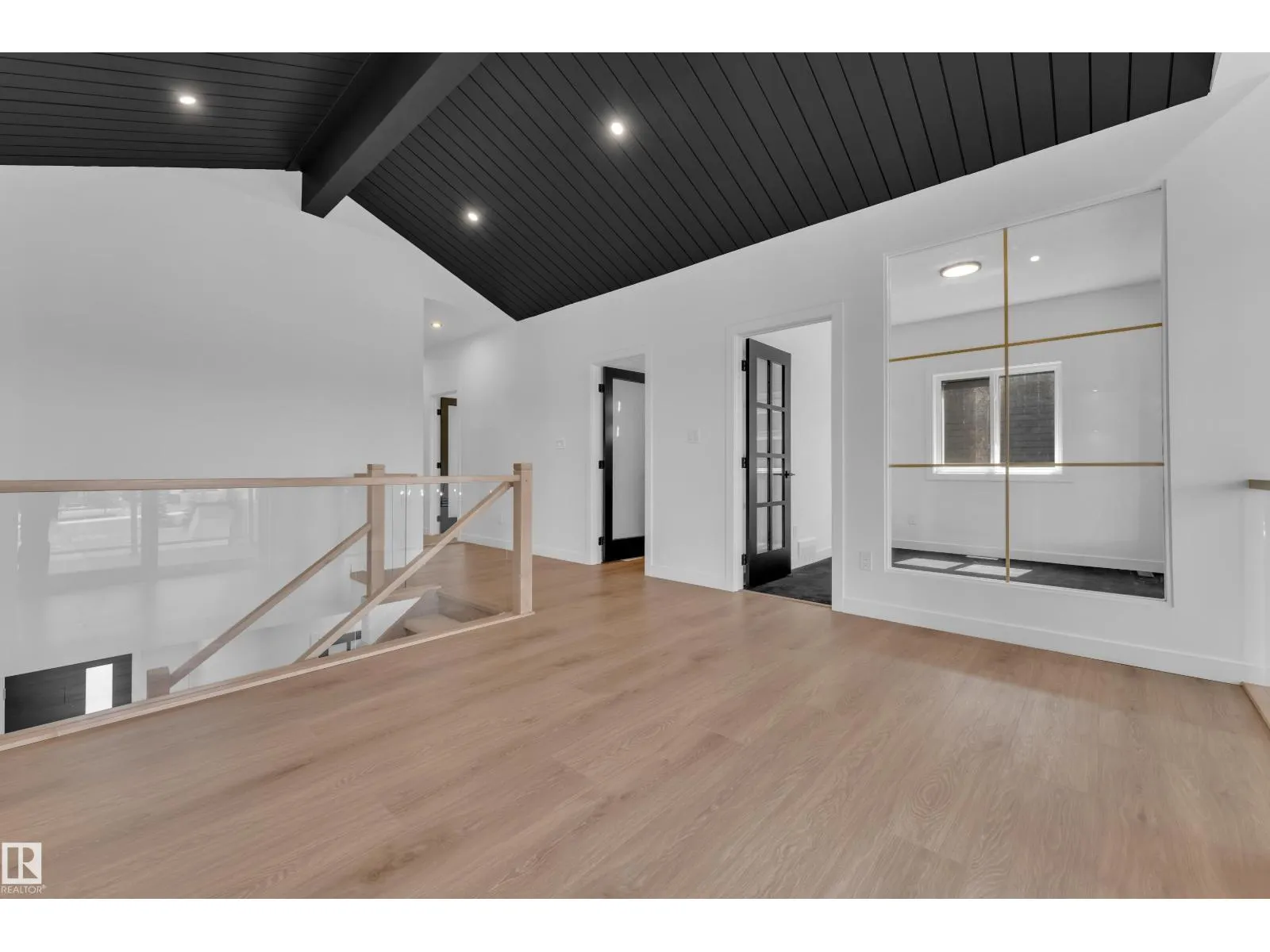 8 ELDRIDGE PT