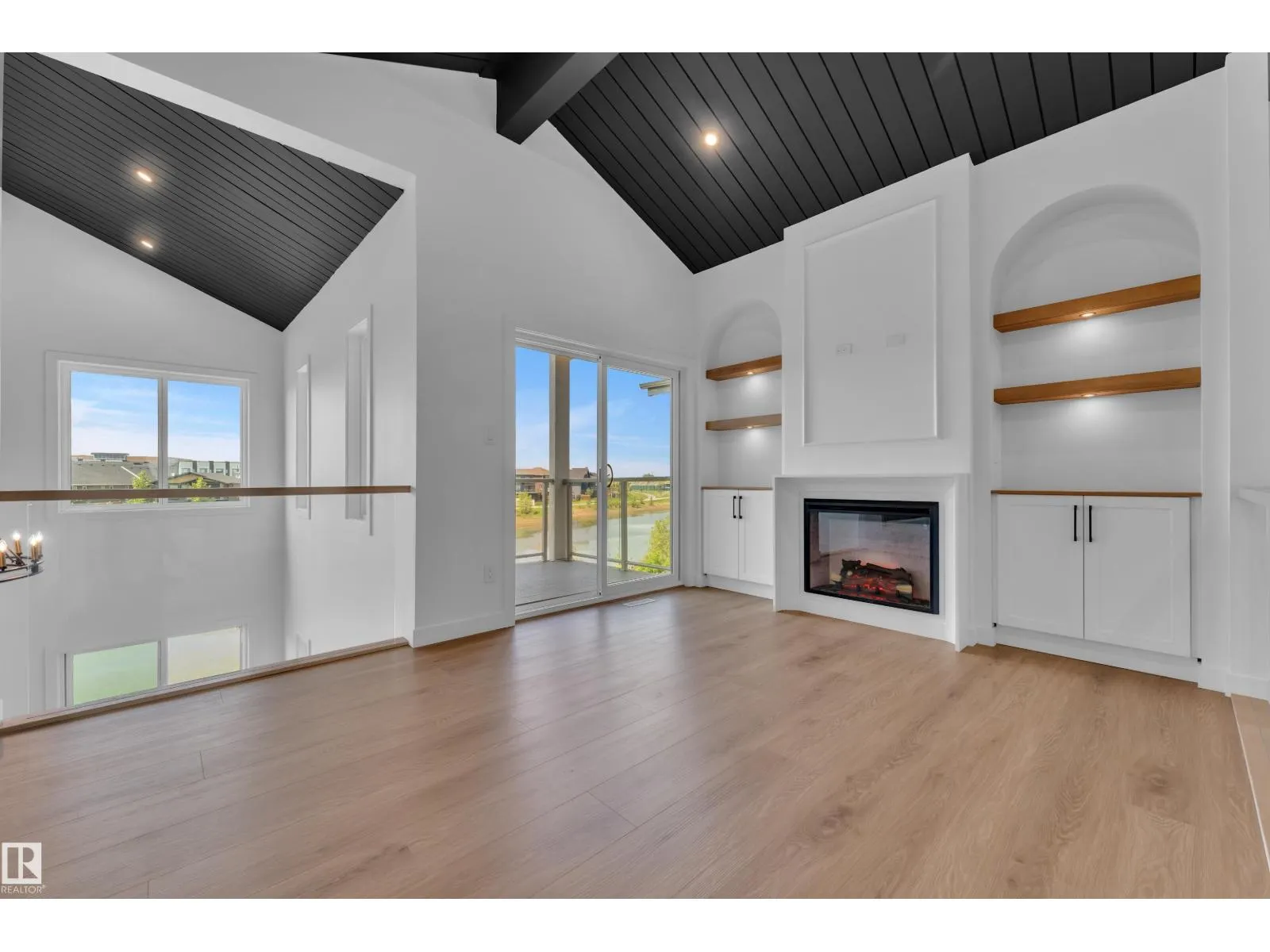 8 ELDRIDGE PT