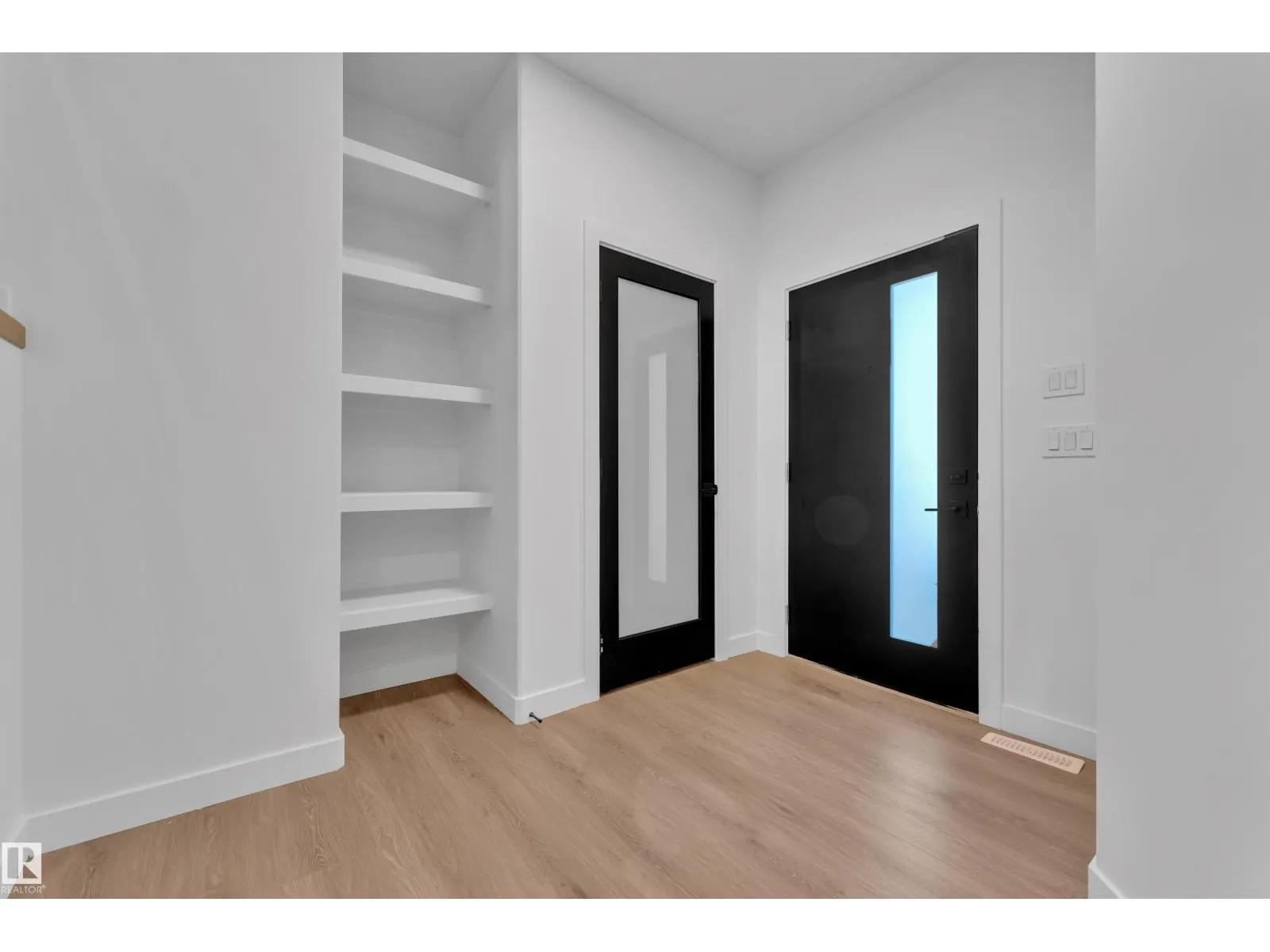 8 ELDRIDGE PT