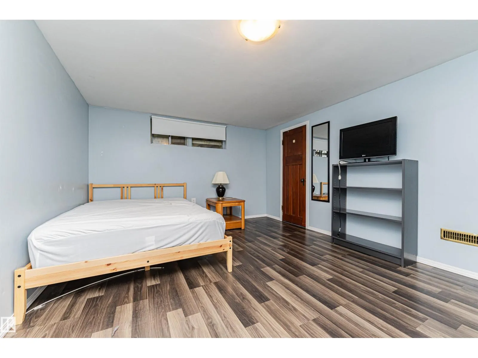 10918 84 AV NW