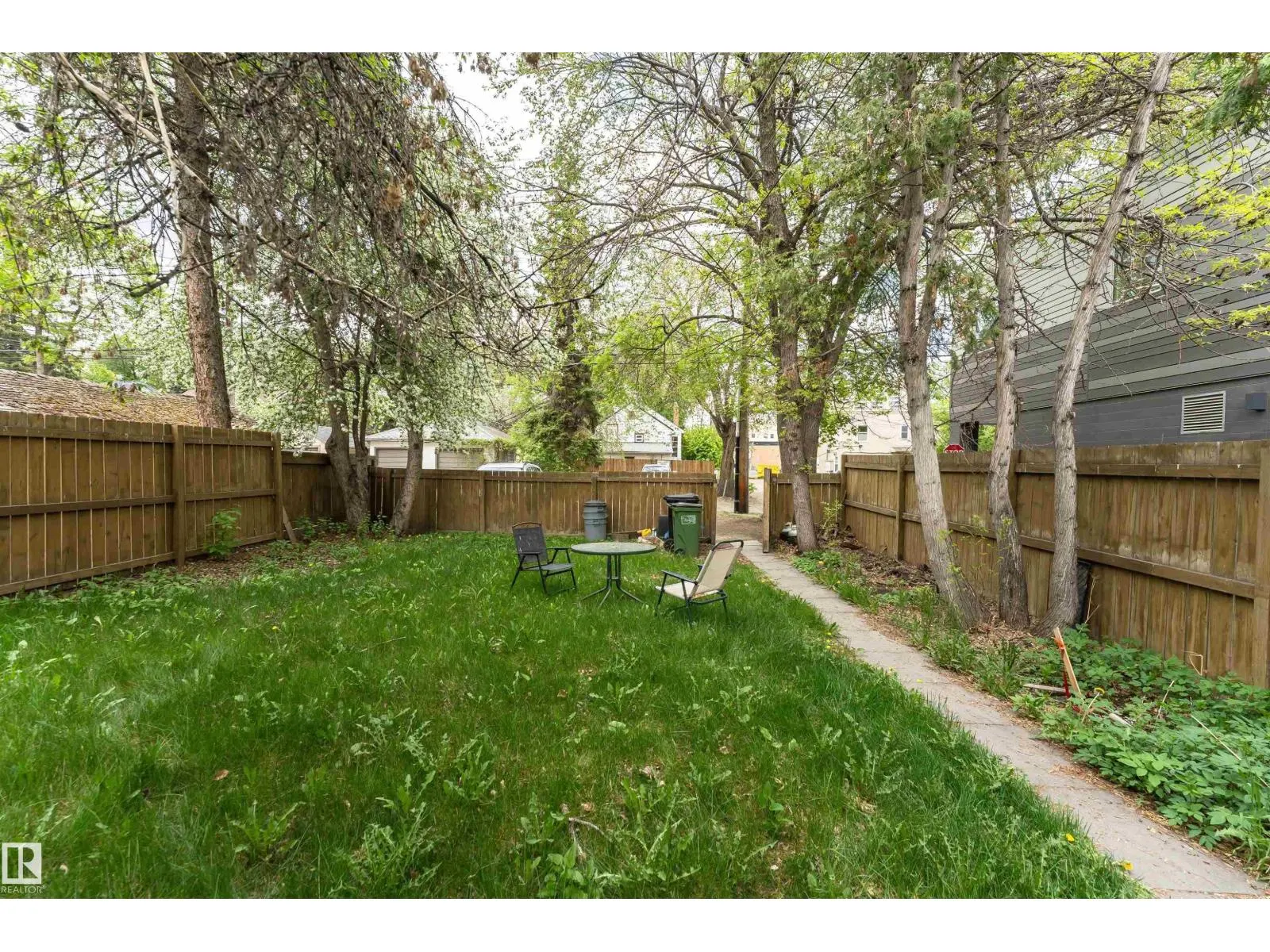 10918 84 AV NW