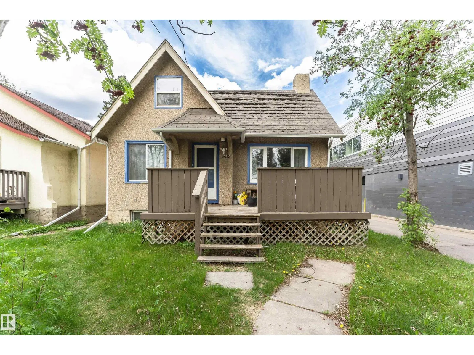 10918 84 AV NW