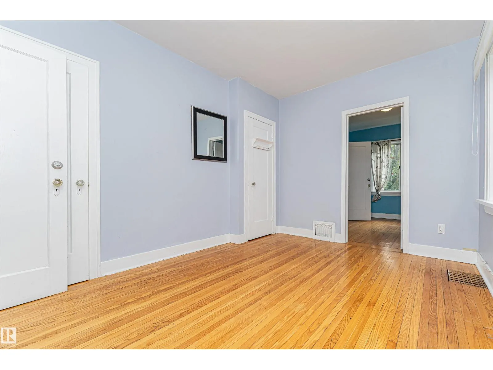 10918 84 AV NW