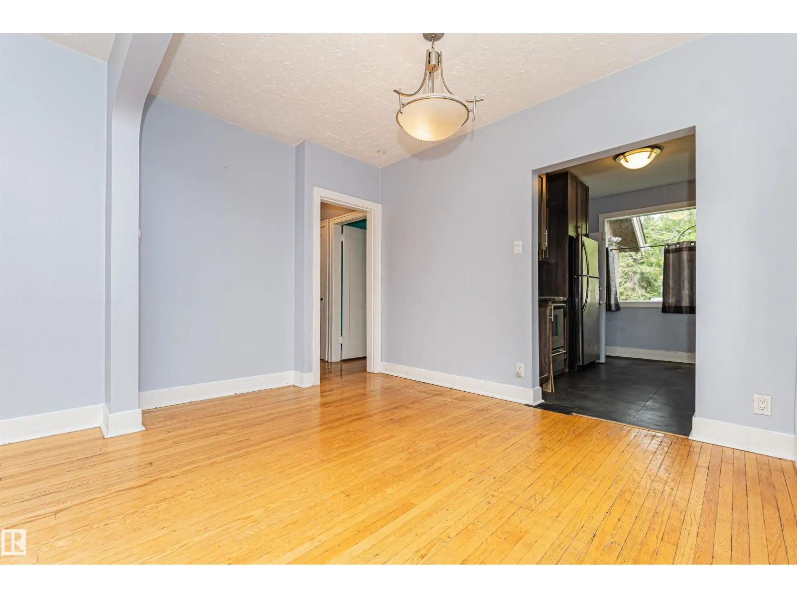 10918 84 AV NW