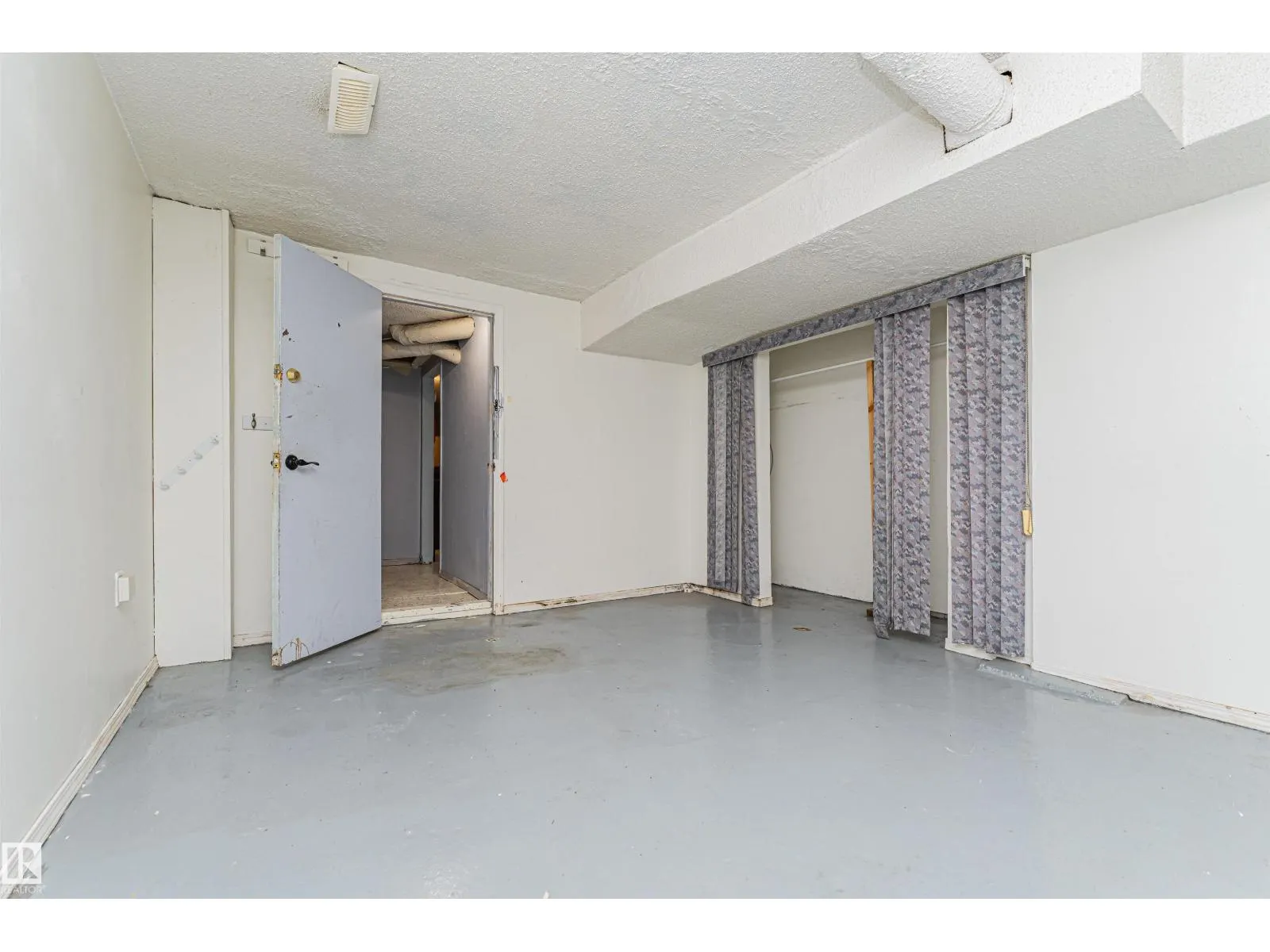 10918 84 AV NW