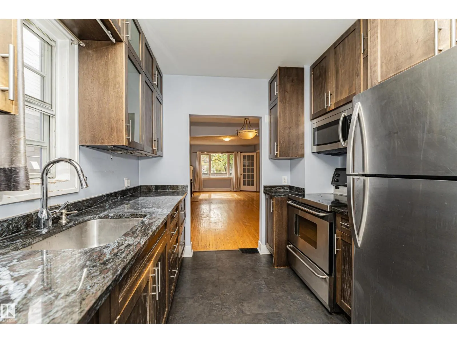 10918 84 AV NW