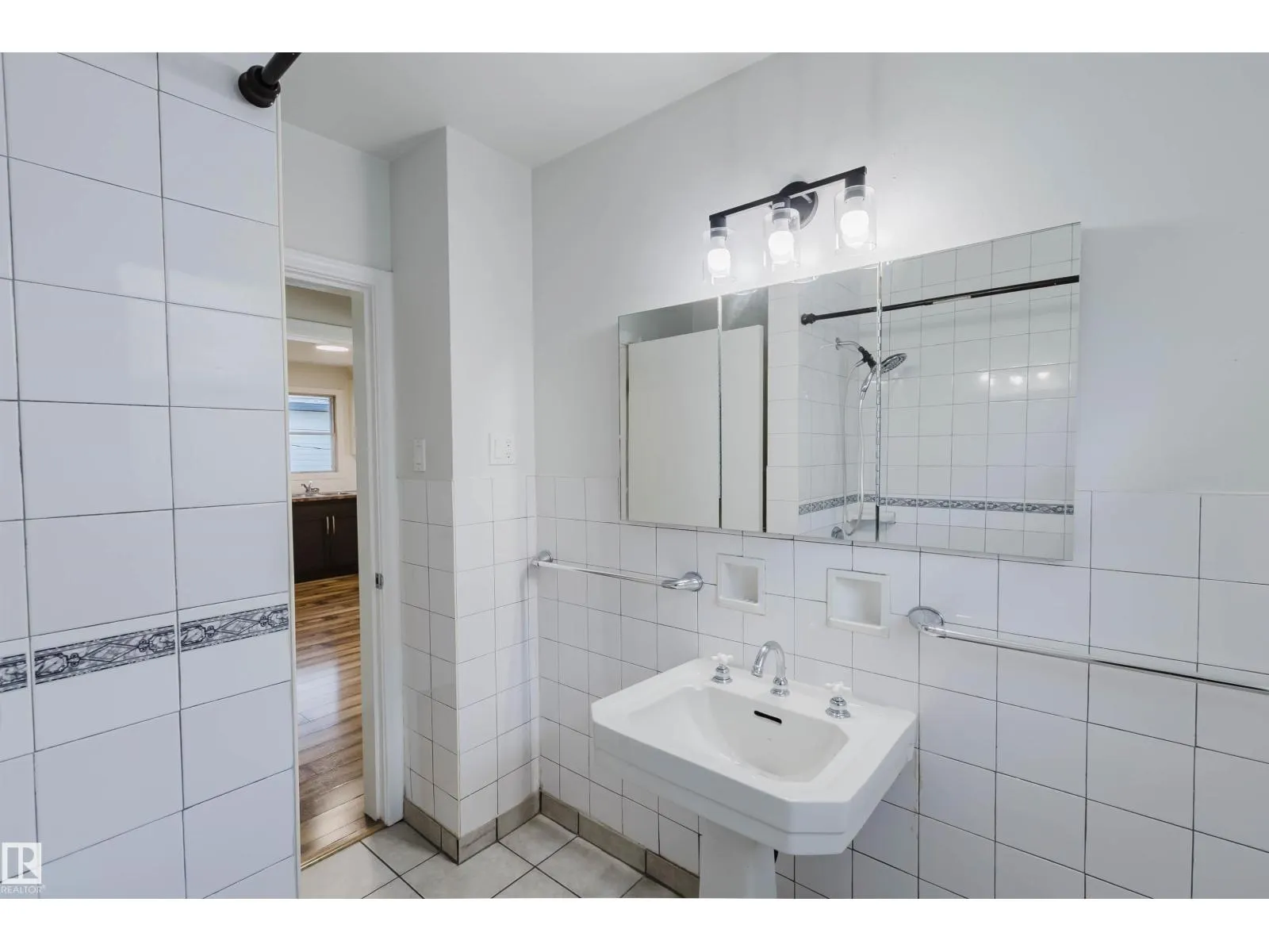 10840 74 AV NW NW