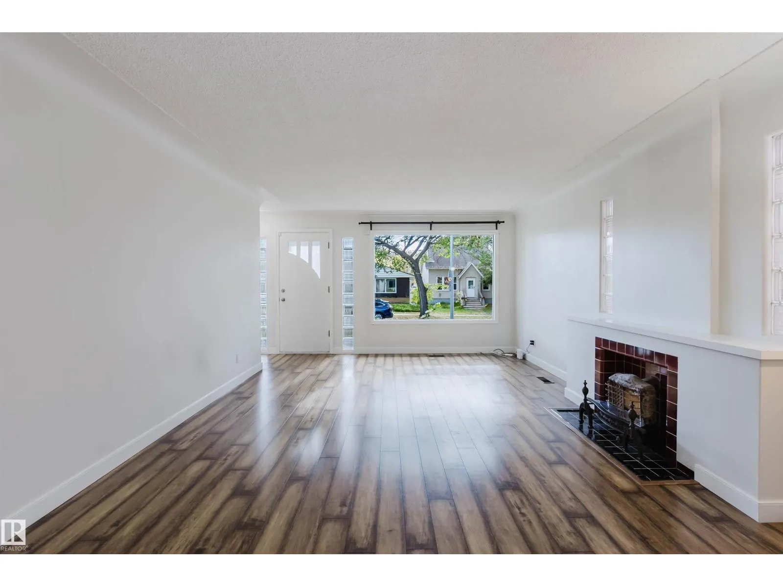 10840 74 AV NW NW