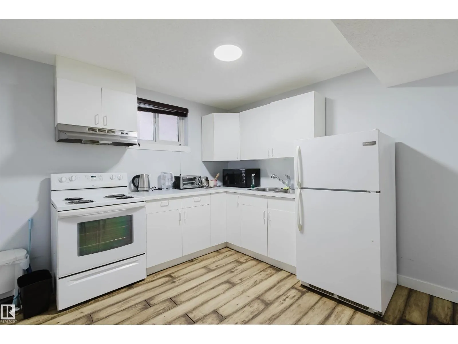 10840 74 AV NW NW