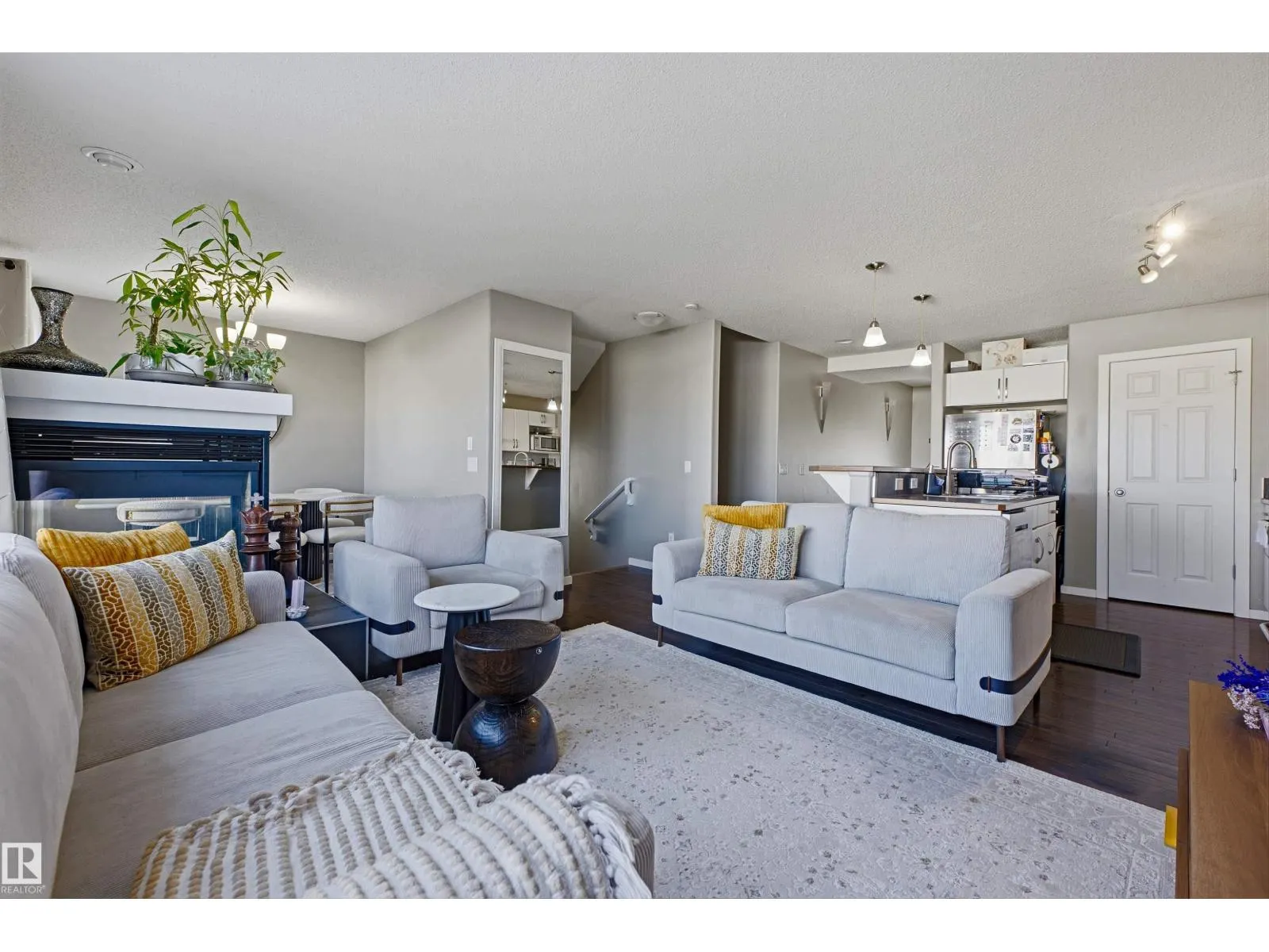 3151 TRELLE LO NW