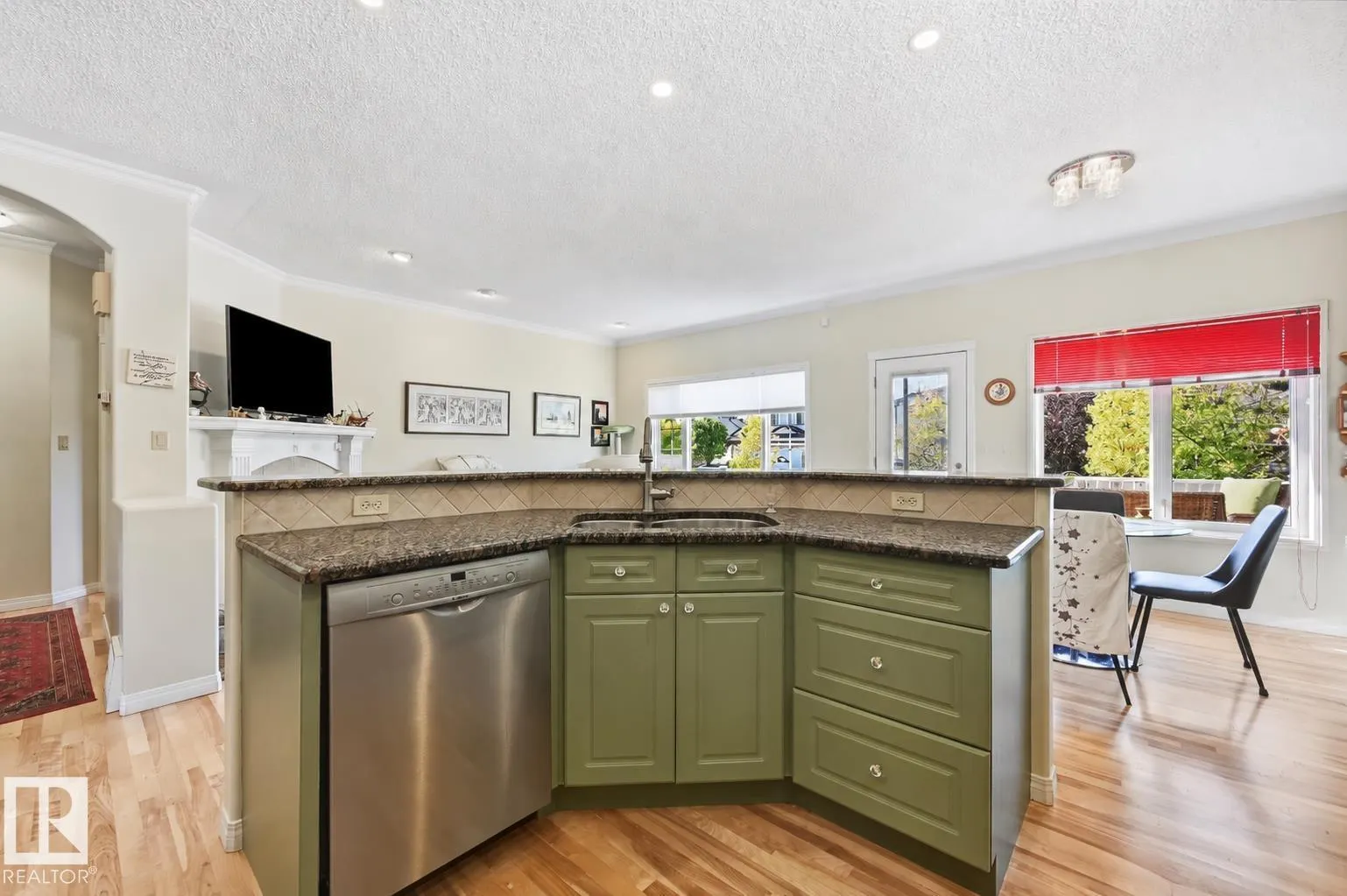 #11 170 KINGSWOOD BV