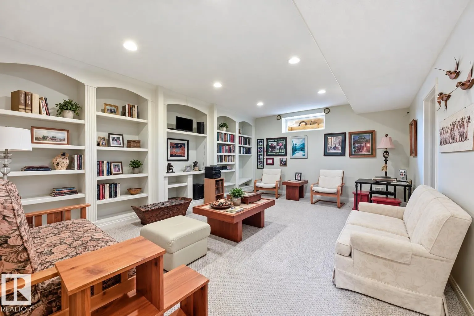 #11 170 KINGSWOOD BV